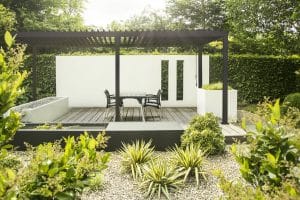 Stor pergola i aluminium og stål fra www.sølundhuse..dk